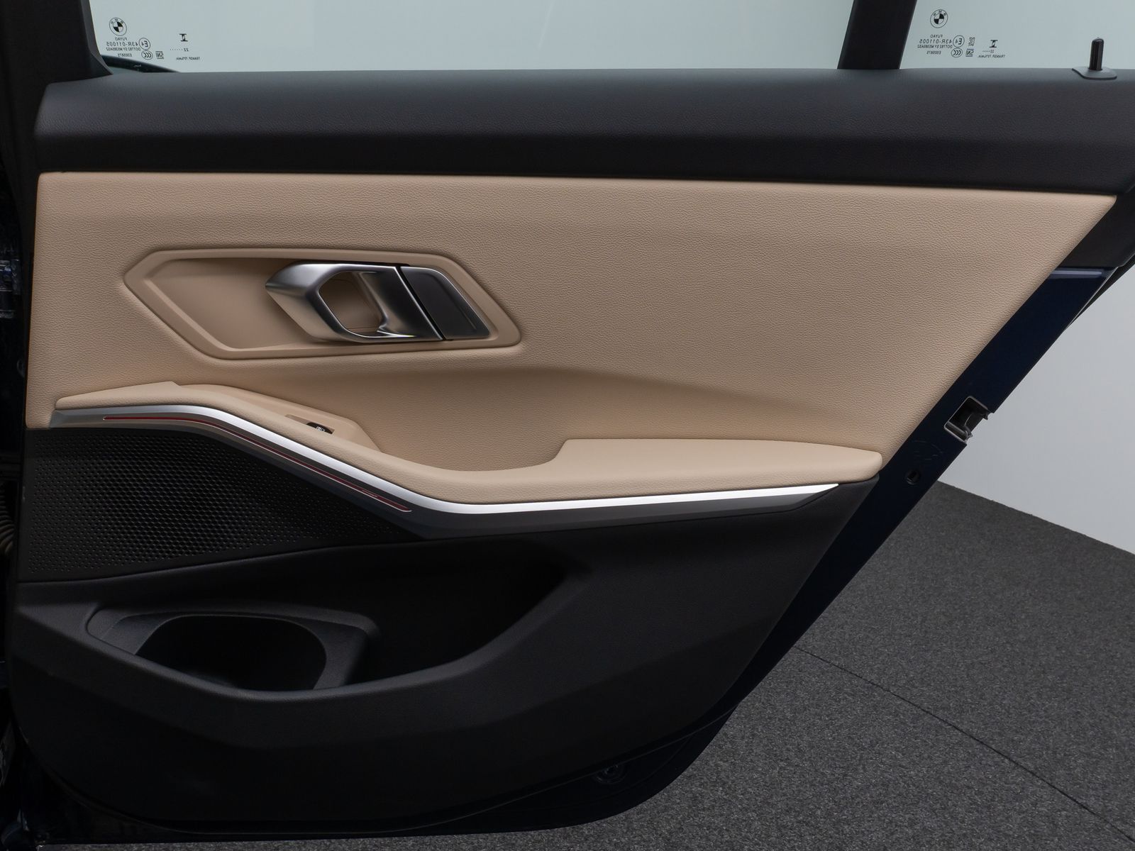 Fahrzeugabbildung BMW 330i xD Kamera DAB HiFi Leder Sportsitz Komfort