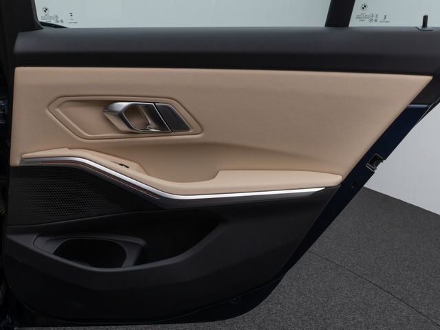 BMW 330, 2023 — 32
