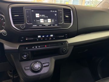 Bild 13 Opel Zafira Life Tourer M 177PS Leder + Tisch + AHK