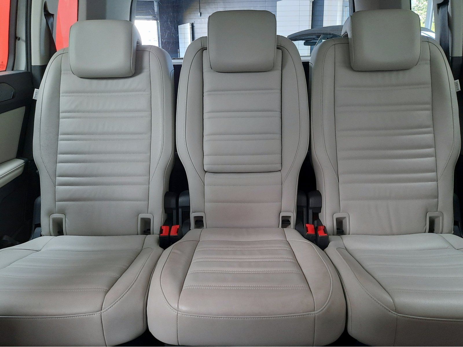 Fahrzeugabbildung Volkswagen Touran Highline TSI *AHK*Panodach*LED*PDC*Navi*