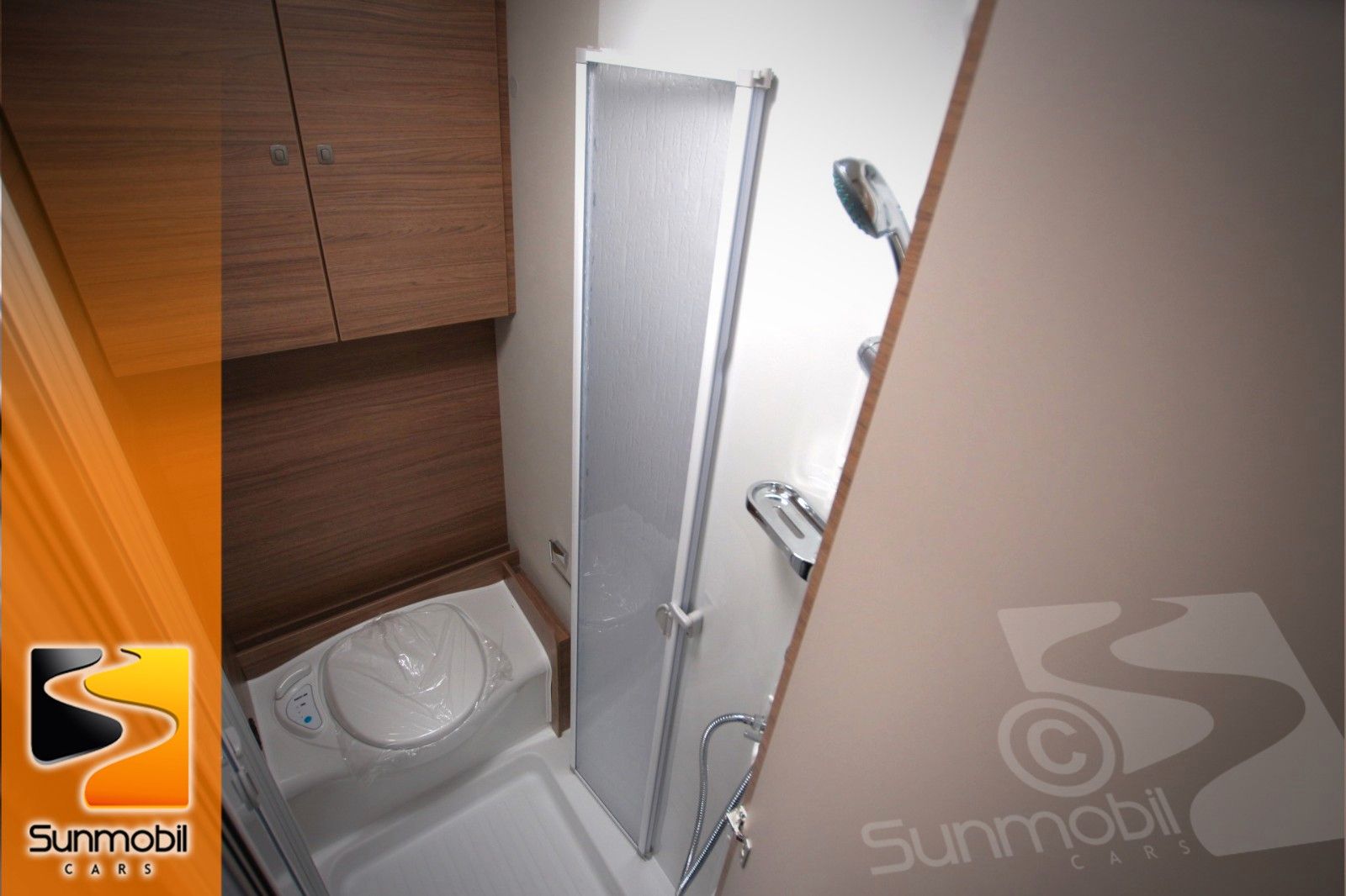 Fahrzeugabbildung Knaus Live Wave 650 MF Automatik 180 PS LP.97.994,00€