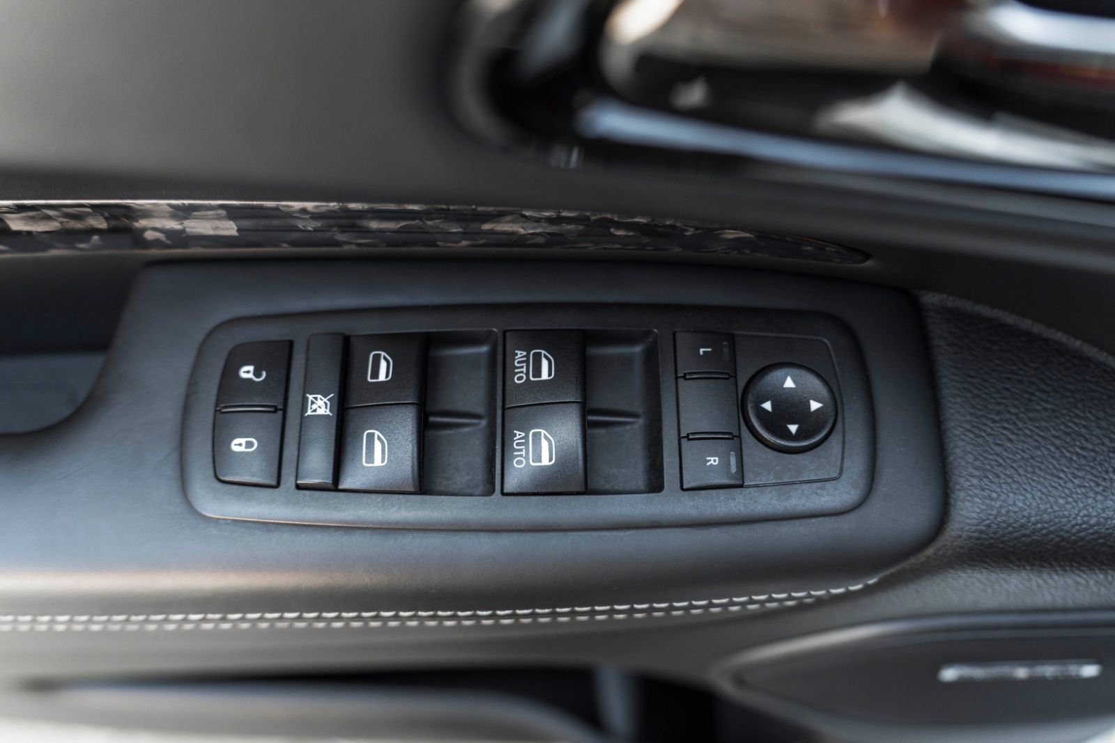 Fahrzeugabbildung Dodge Durango 6,4L SRT 392 LPG AHK KAM ACC H&K CARPLAY