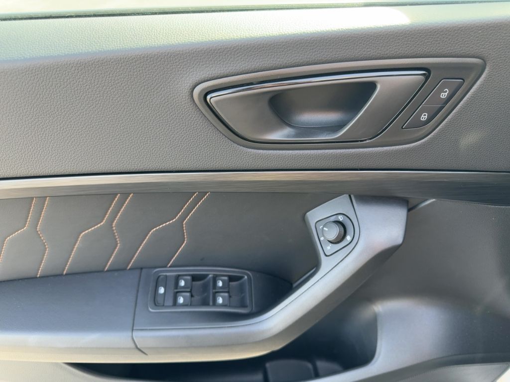 Fahrzeugabbildung CUPRA Ateca VZ LED WINTER PANORAMADACH RÜKFAHRKAMERA