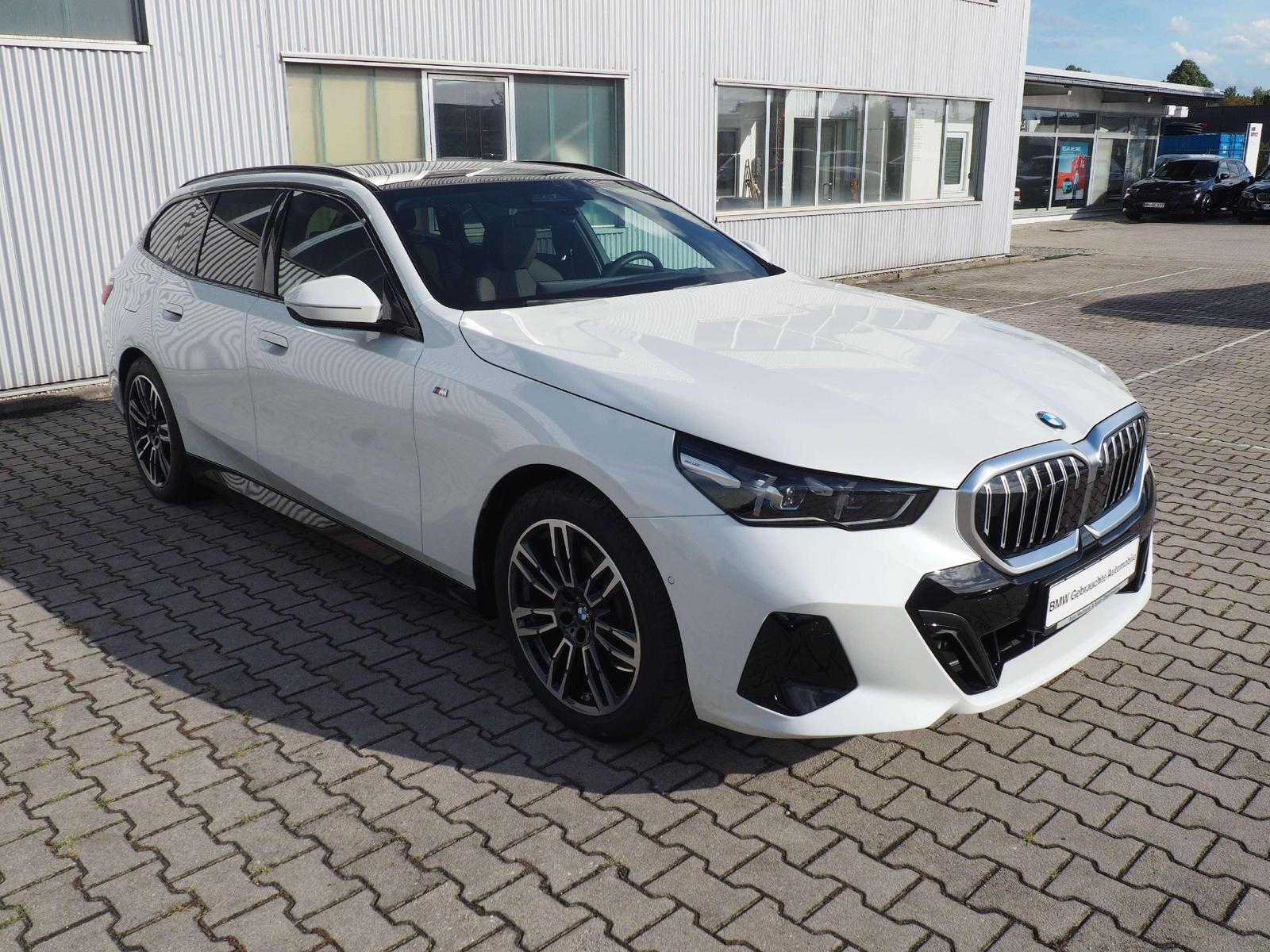 BMW 520 i Touring Aut.*M-Sport*DaProf*Pano*AHK*Stand