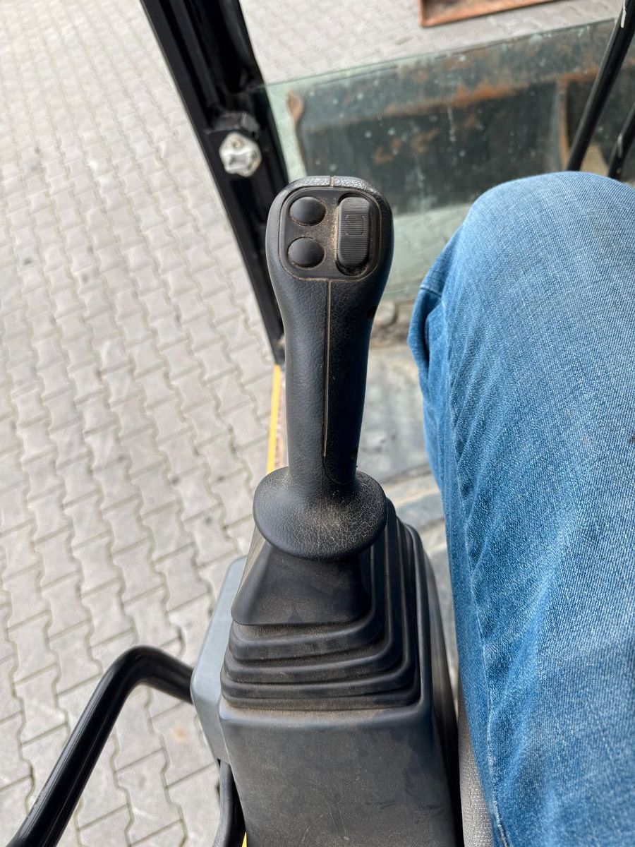 Fahrzeugabbildung CAT 311 FLRR / 2017 / 2.788h / TL  / hydr. GR