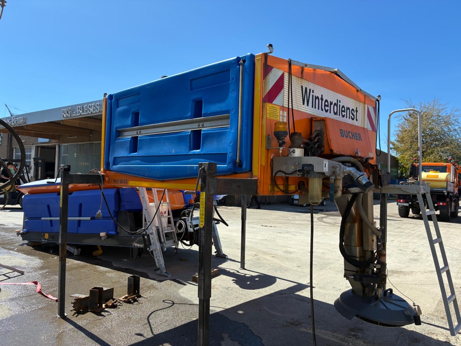 Andere Bucher Municipal Schneckenstreuautomat Yeti W40