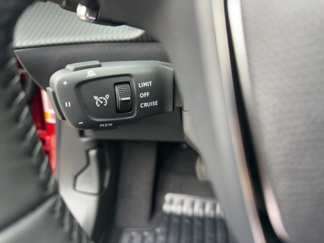 Foto Nummer 13: PEUGEOT 2008