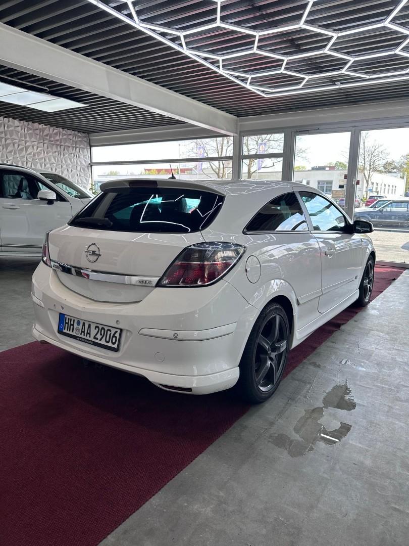 Opel Astra 2009 — engine 1.598 cm³, 116 HP (85kW)