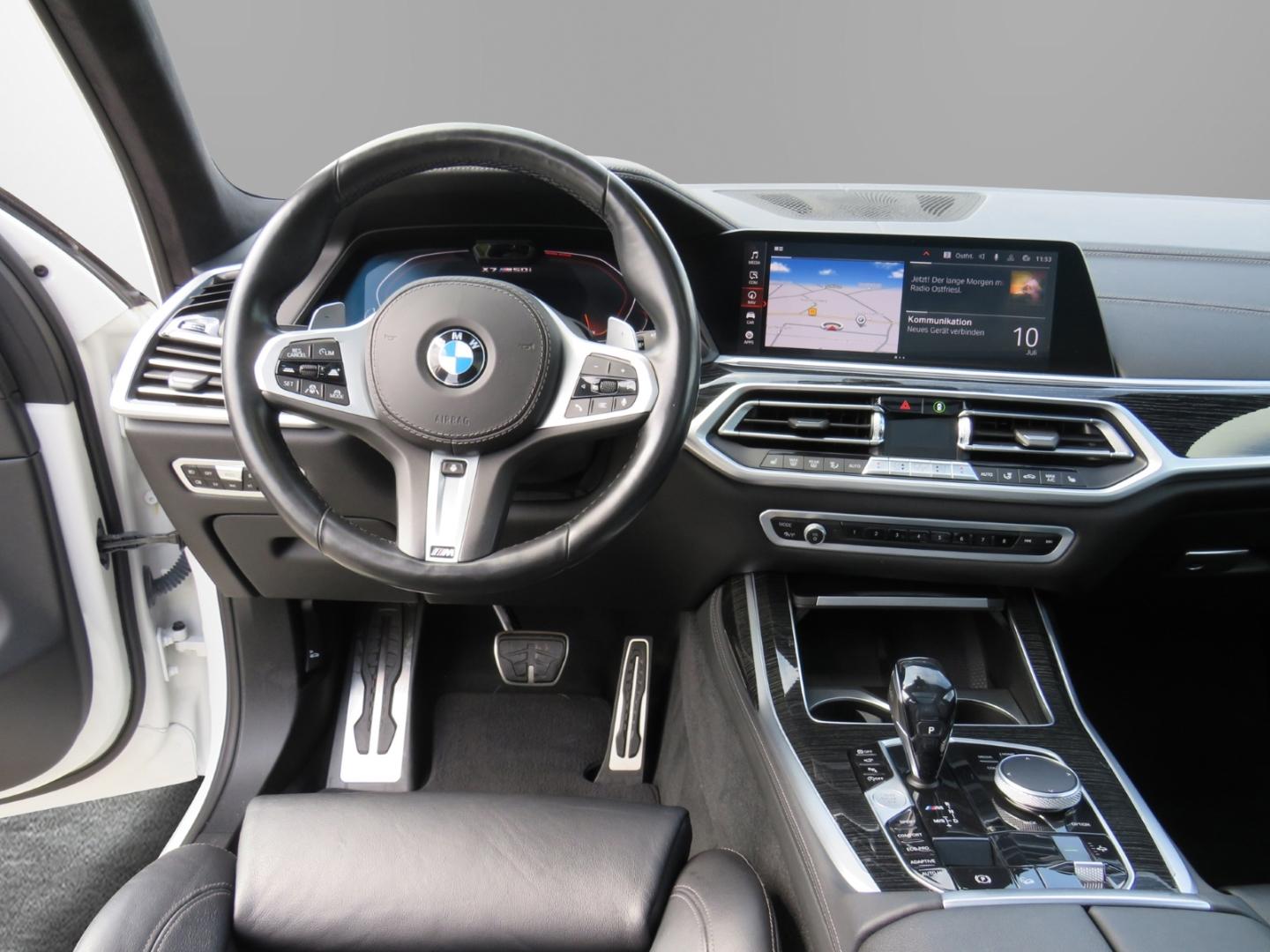 BMW X7 M50 i Sportpaket HUD Luftfederung AD AHK-klap