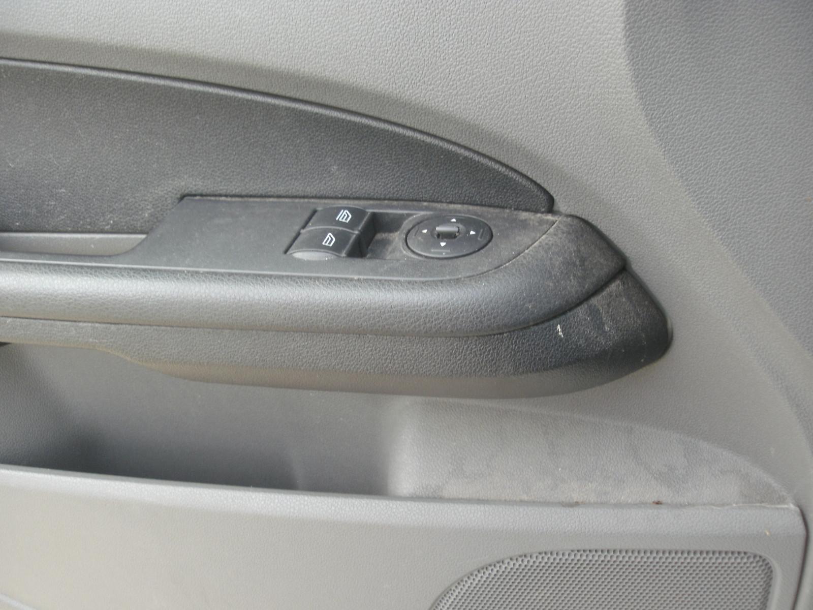 Ford Focus 2009 — photo 11