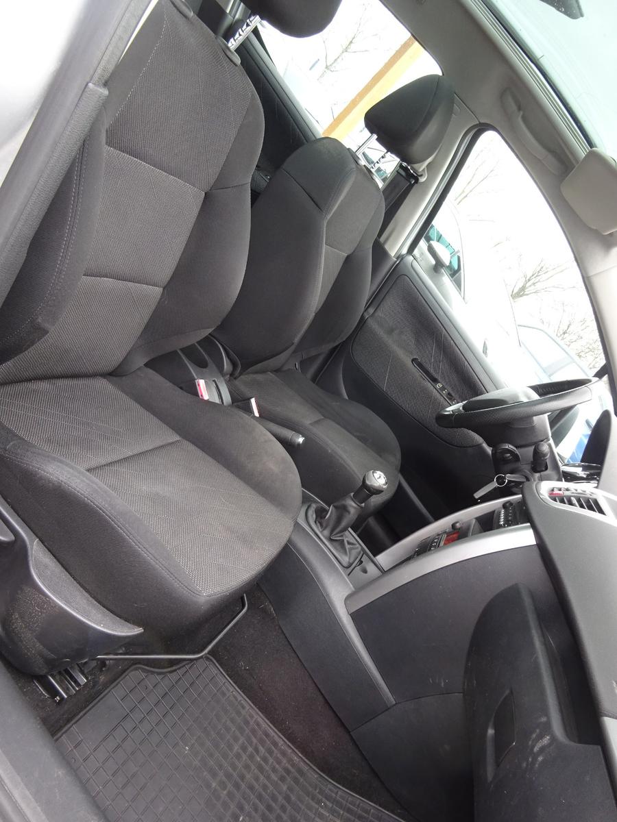 Peugeot 207 2008 — photo 11