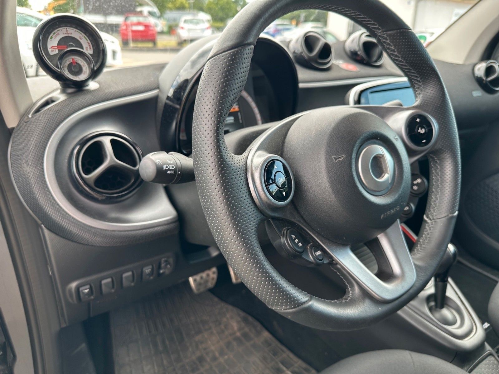Smart ForTwo fortwo cabrio electric drive / EQ – Bild 18