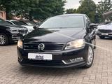 Volkswagen Passat Lim. Trendline BlueMot*UNFALL- FAHRBEREIT - Volkswagen Passat aus 2012 mit Diesel-Antrieb: Limousine