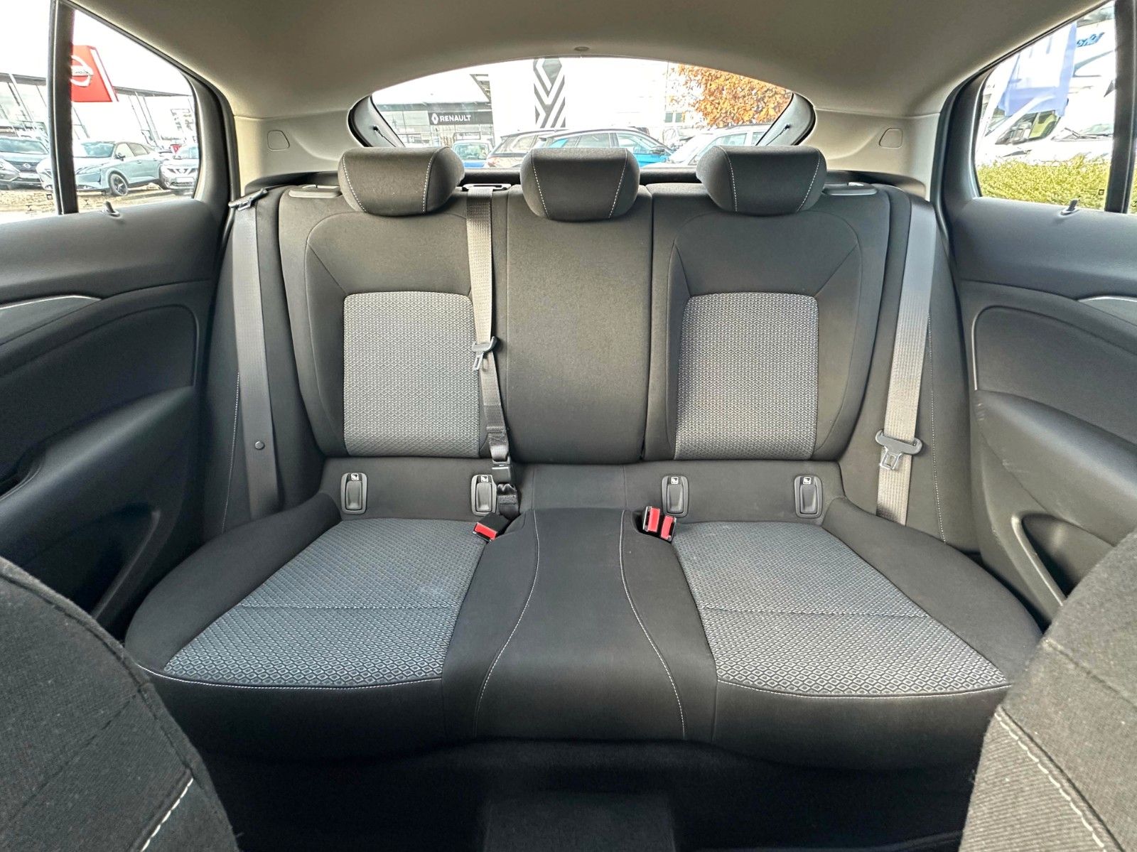 Fahrzeugabbildung Opel Insignia B Grand Sport Edition - Kamera, AHK -