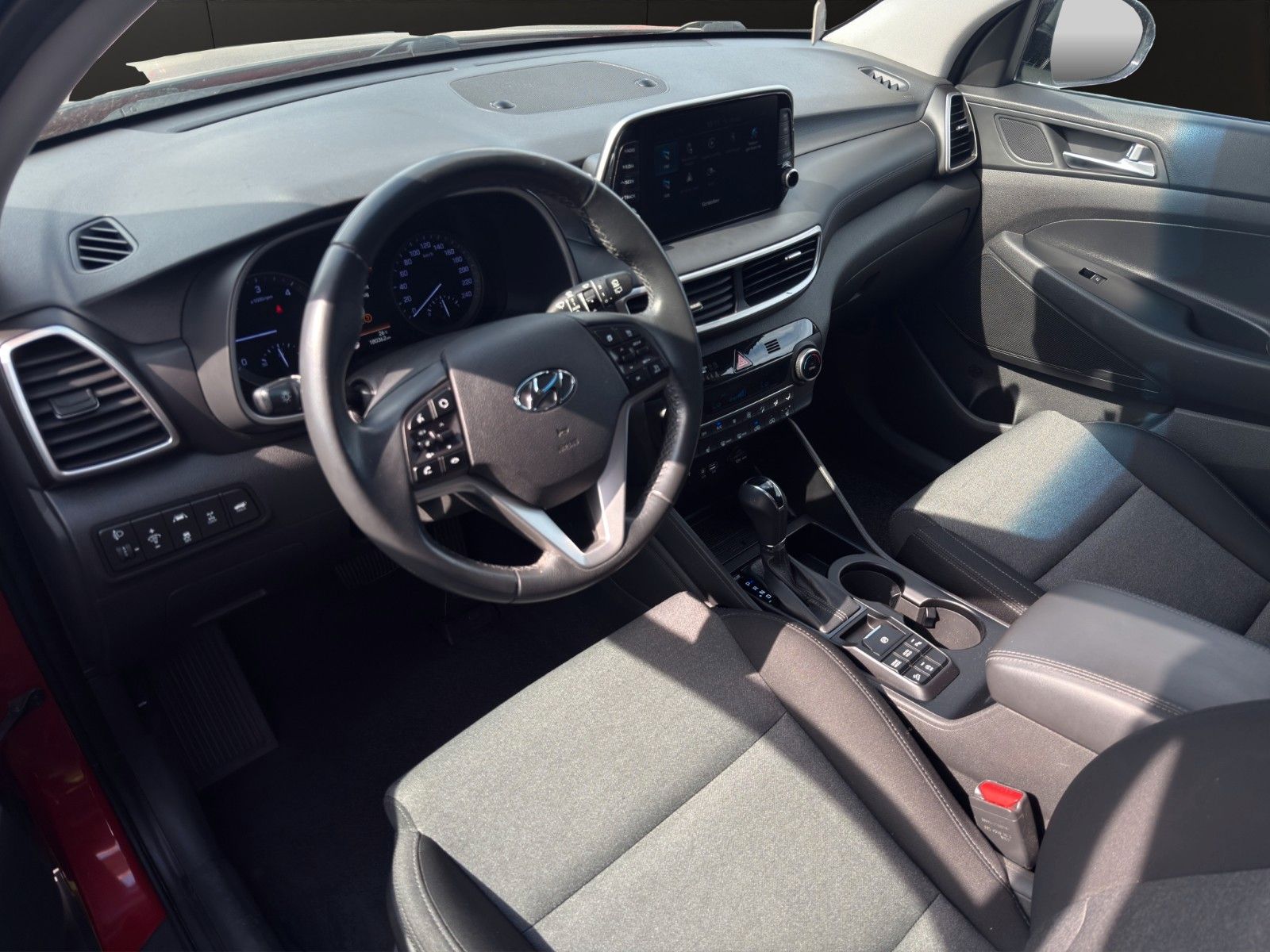 Fahrzeugabbildung Hyundai Tucson 4WD *Pano*Kamera*AHK*LED*Tempo*Carplay*
