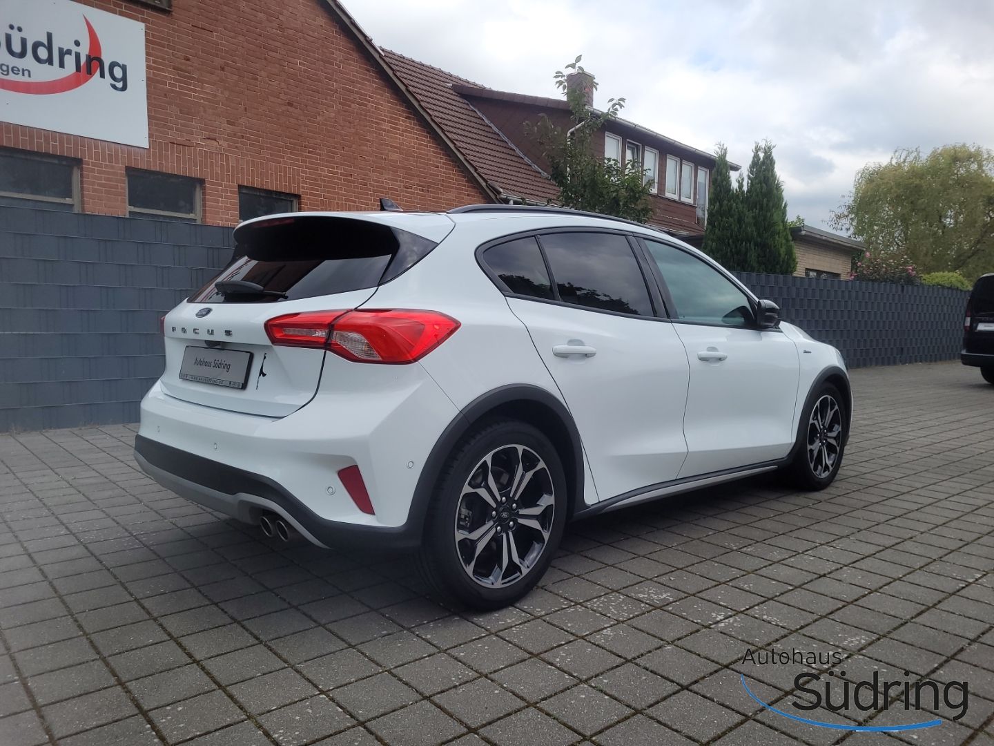 Focus 1.5 EcoBoost Active HUD AHK Navi LED ACC
