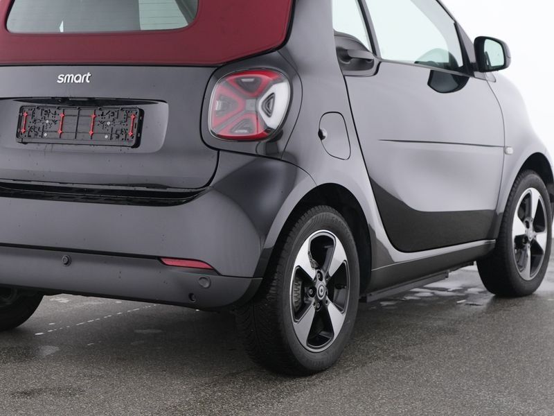 Fahrzeugabbildung Smart EQ passion 22KW+WINTER.P+ALLWETTER+LED+CARPLAY