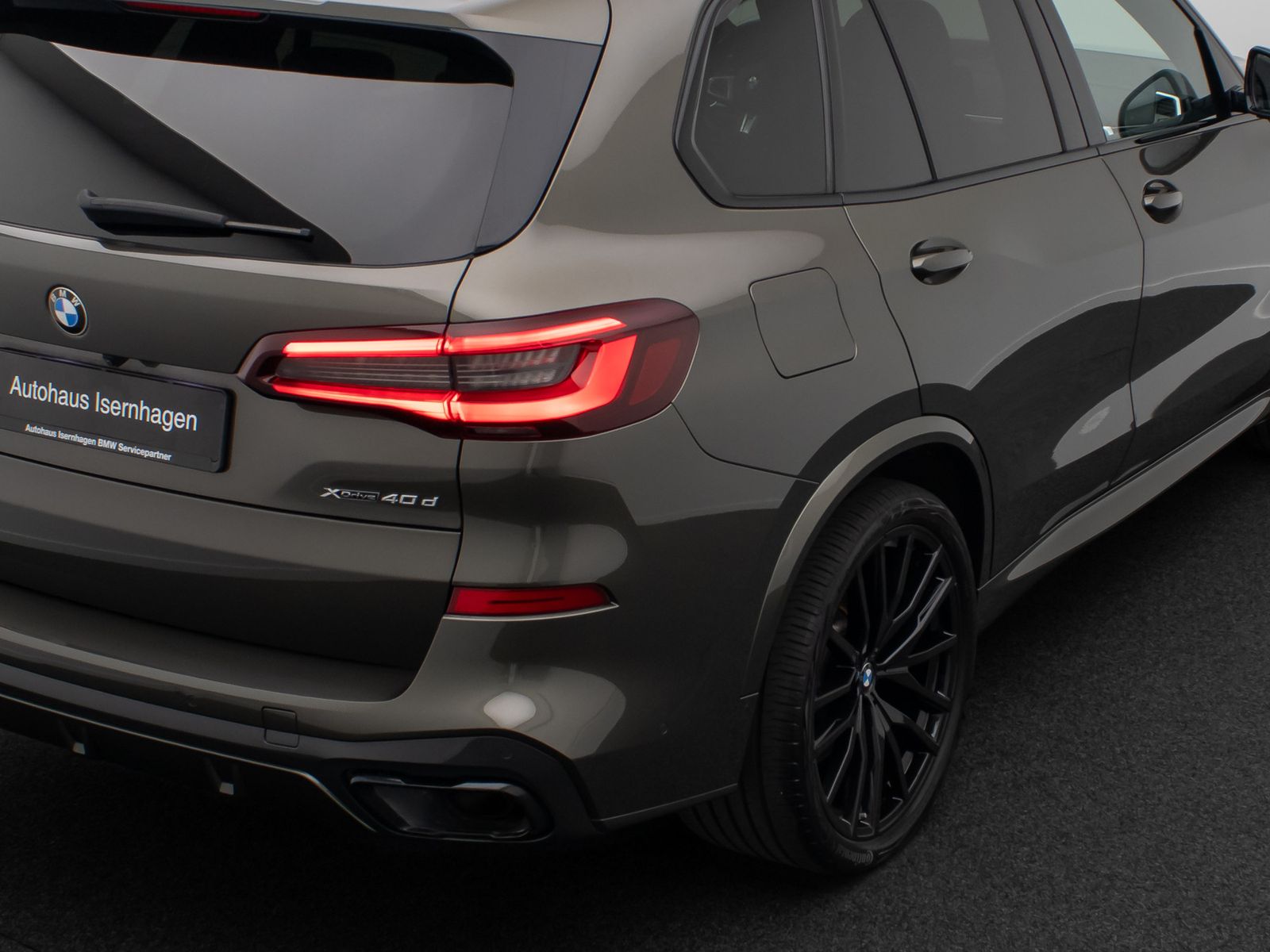 Fahrzeugabbildung BMW X5 xD40d M Sport AHK 360&deg; H/K Panorama Laser 22"