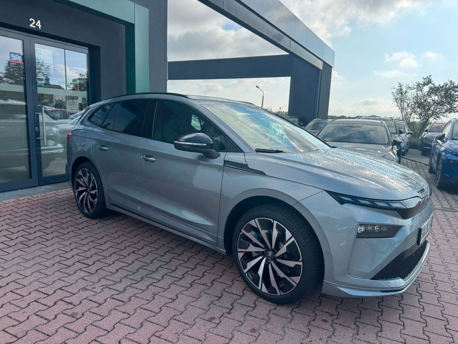Skoda ENYAQ 85 Sportline (82 kWh) 210 kW 286 PS AHK imagem 3