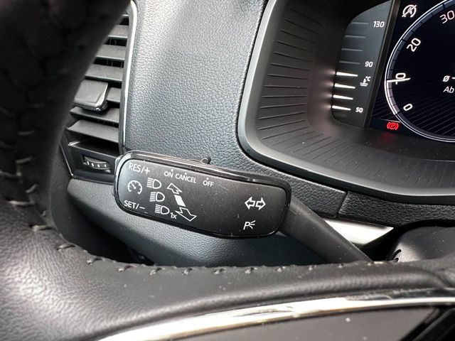 Karoq Ambition KAMERA;CARPLAY;PDC;KESSY