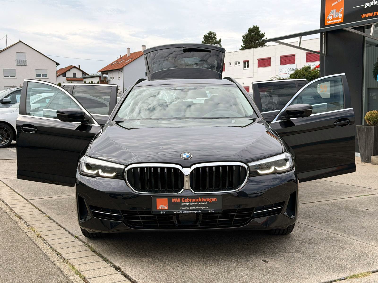 Fahrzeugabbildung BMW 520d Touring Steptr. ACC PDC KAM H&K HUD LED AHK