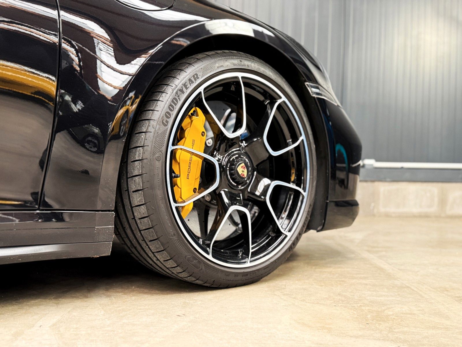 Fahrzeugabbildung Porsche Turbo S + Burmester + PCCB + Carbon Dach + Appro