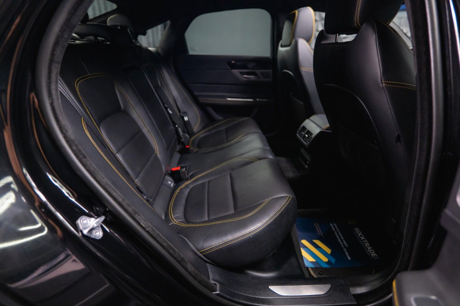 Fahrzeugabbildung Jaguar XF 300 Sport Black Edition | Pano | LED | 20Zoll