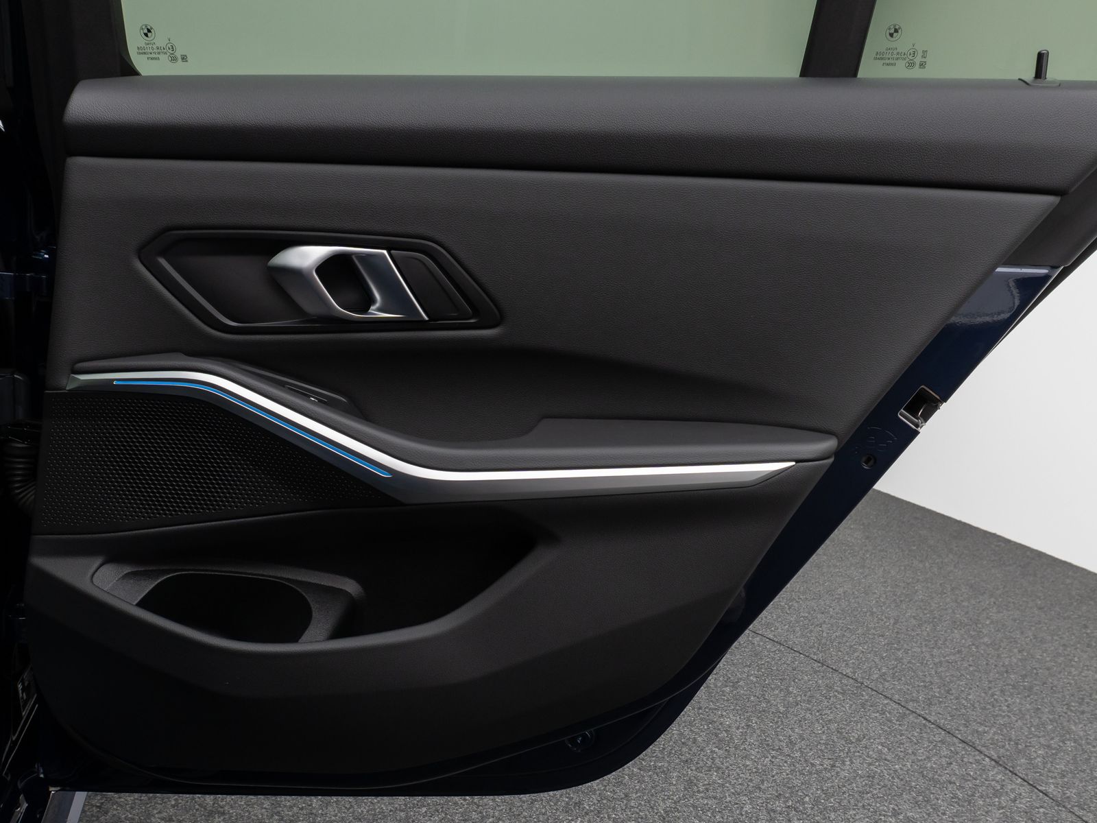 Fahrzeugabbildung BMW 320i M SportPro Panorama Kamera DAB HiFi Stop&Go