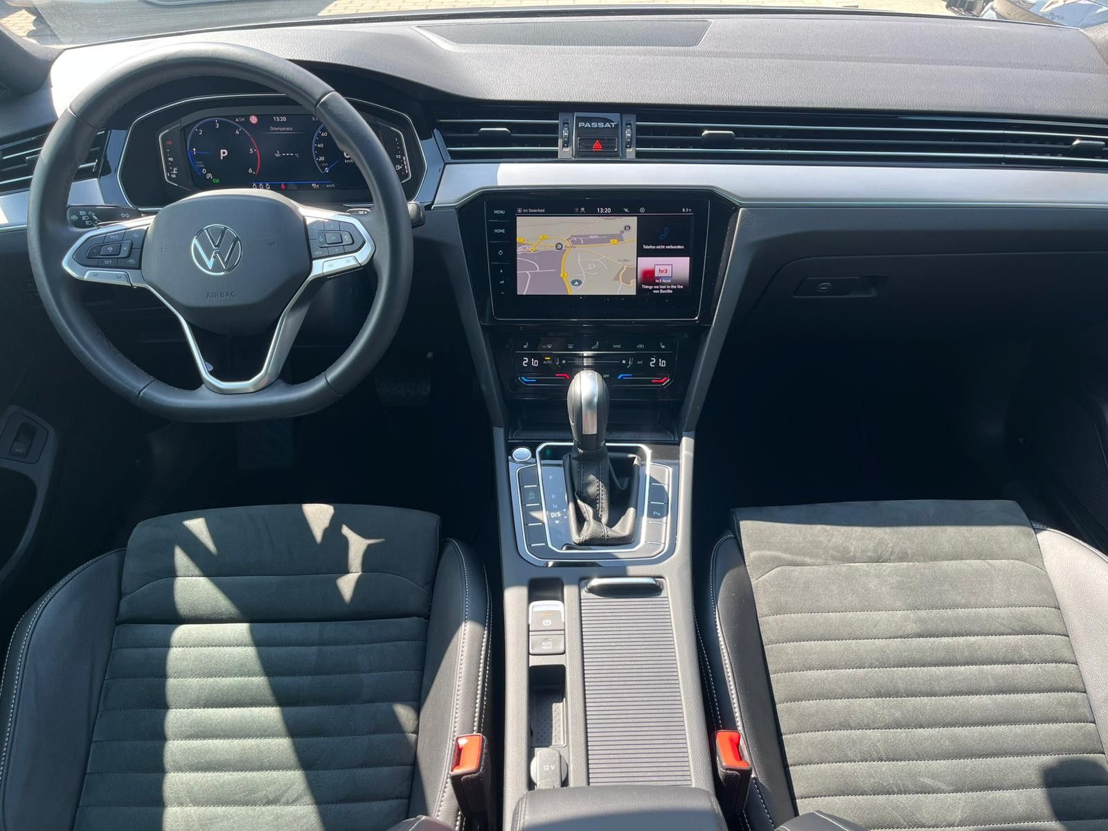 Fahrzeugabbildung Volkswagen Passat 2.0 TDI DSG Elegance MATRIX*AHK*ALCANTARA