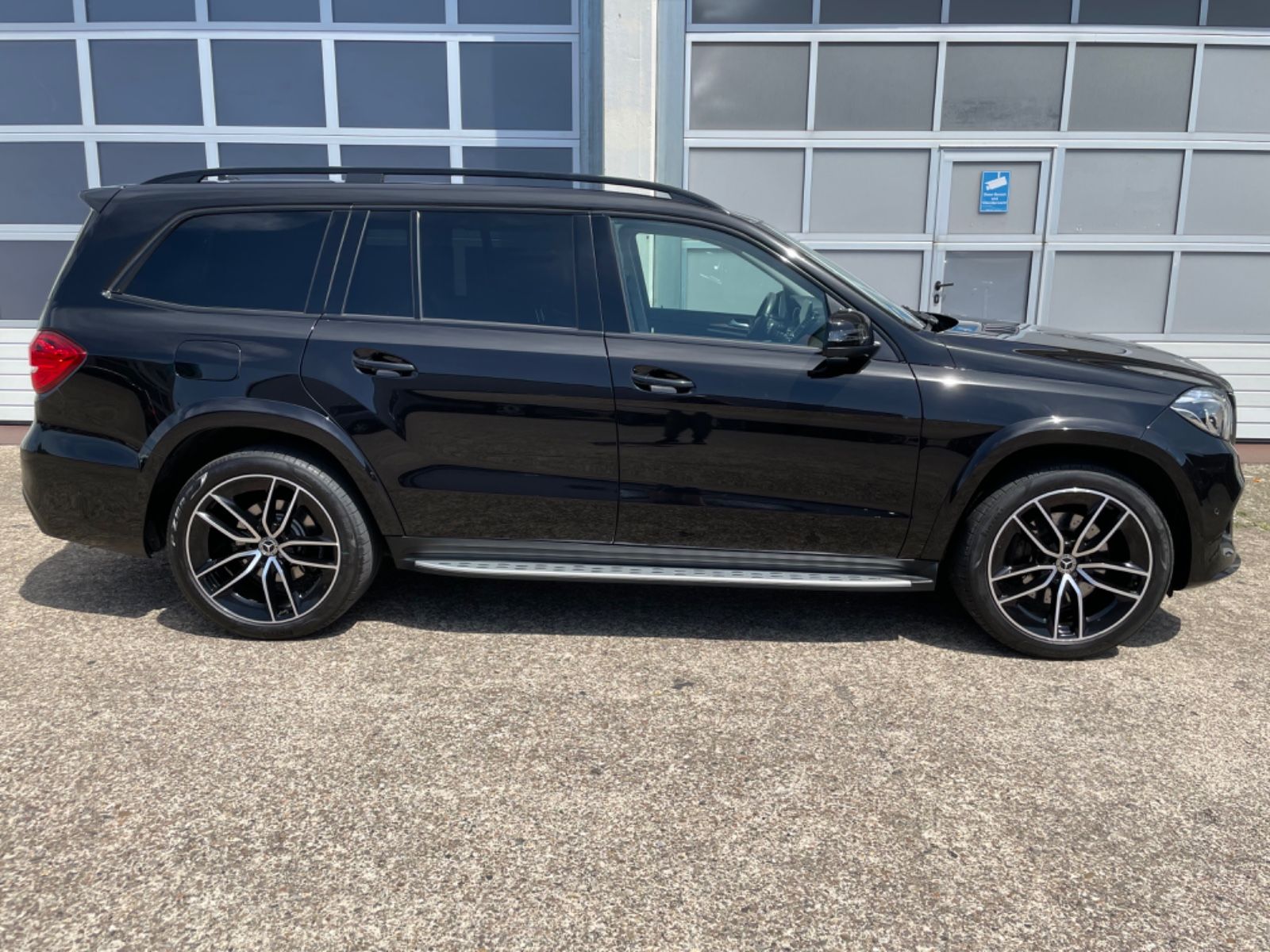 MERCEDES-BENZ GLS 350 d 4M AMG PANO STHZ AHK 7SIT 20´