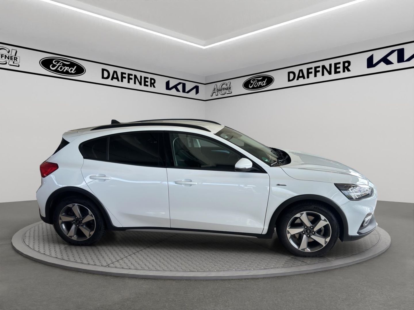 Fahrzeugabbildung Ford Focus Active, AUTOMATIK, WINTERPAKET