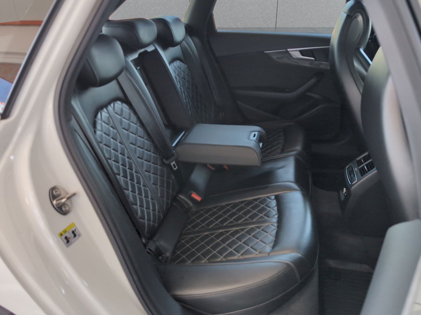 Audi  3.0 TFSI quat./360°/Pano/VC/Carbon/ACC/AHK/DAB foto 8