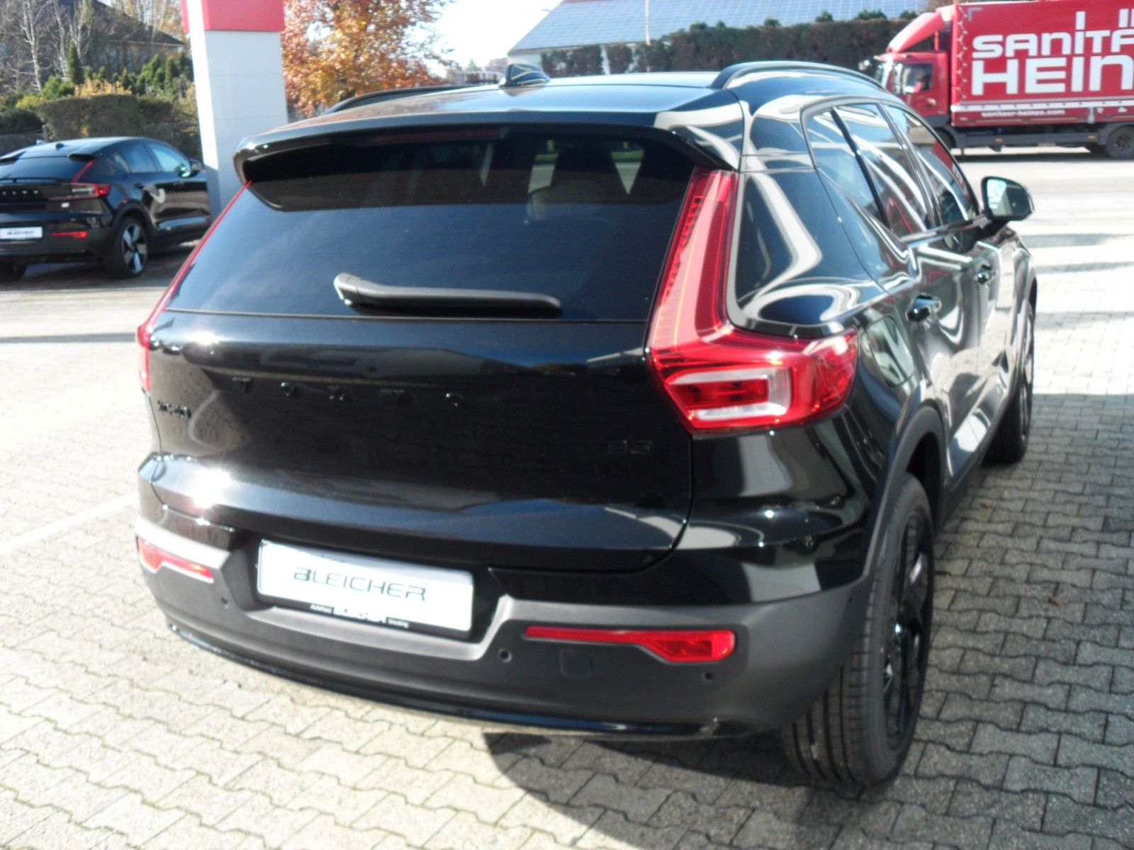 Fahrzeugabbildung Volvo XC 40 B3 Plus Black Edition | 360° | Panor.
