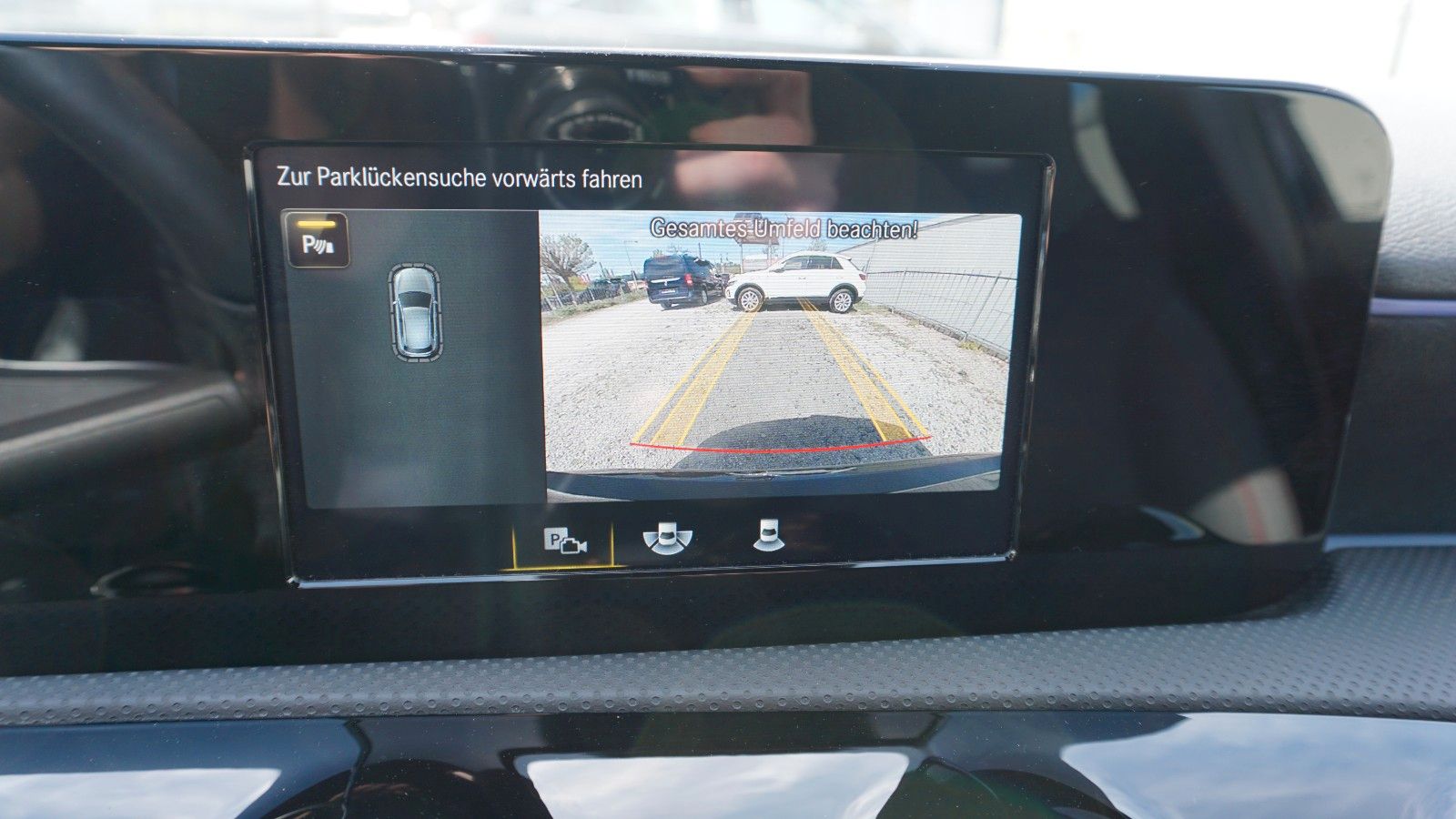 Fahrzeugabbildung Mercedes-Benz A 200 AMG Line,Navi, Keyless,Night-Pak,Panorama