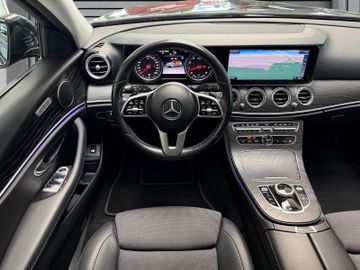 Mercedes E 200 - 6