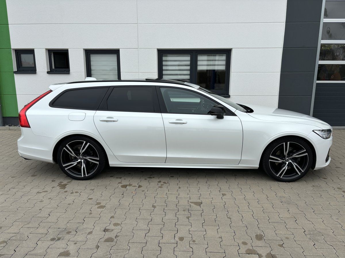 Volvo V90 (D4 R-Design Leder/Panorama/ACC/20Zoll/DAB/)