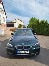 BMW 530i -BMW mit integrierter Head-Up-Display - BMW 530: Grün
