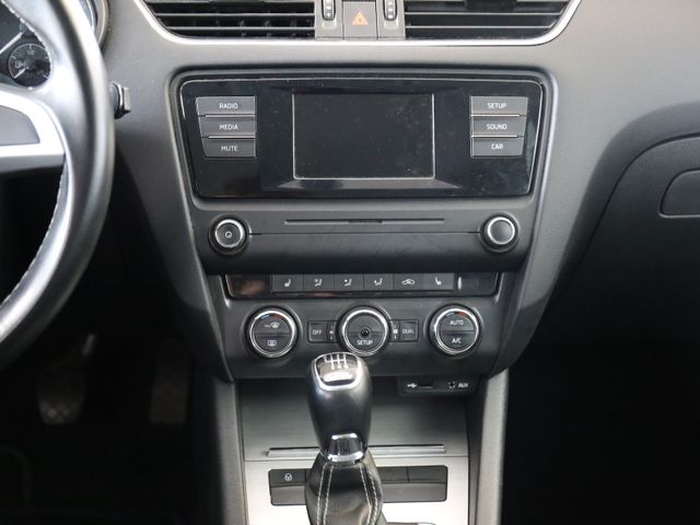 Skoda Octavia COMBI EDITION XENON PDC ANHÄNGERKUPPLUNG
