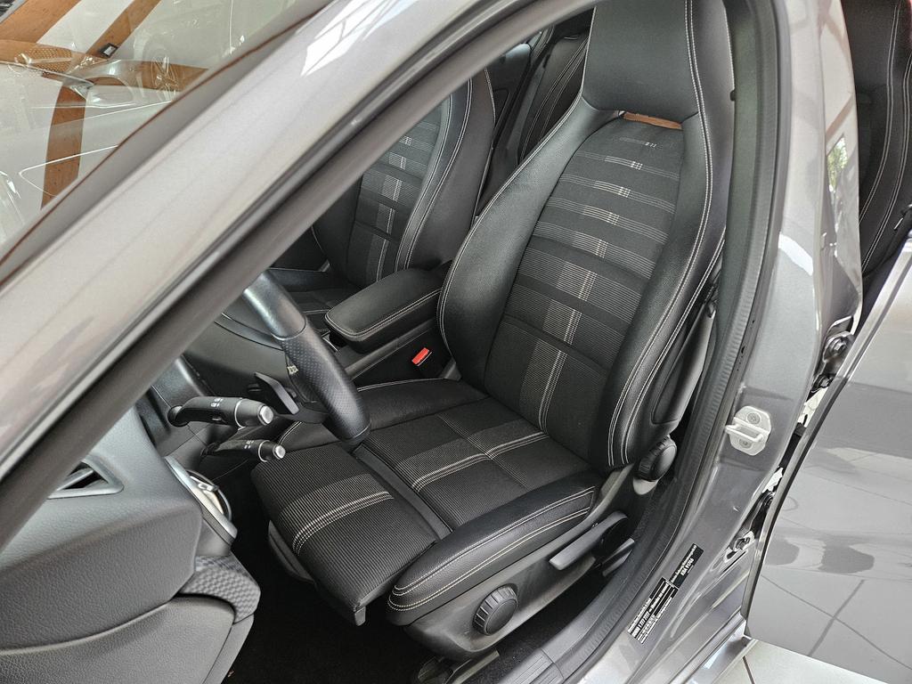 Mercedes-Benz A 220
