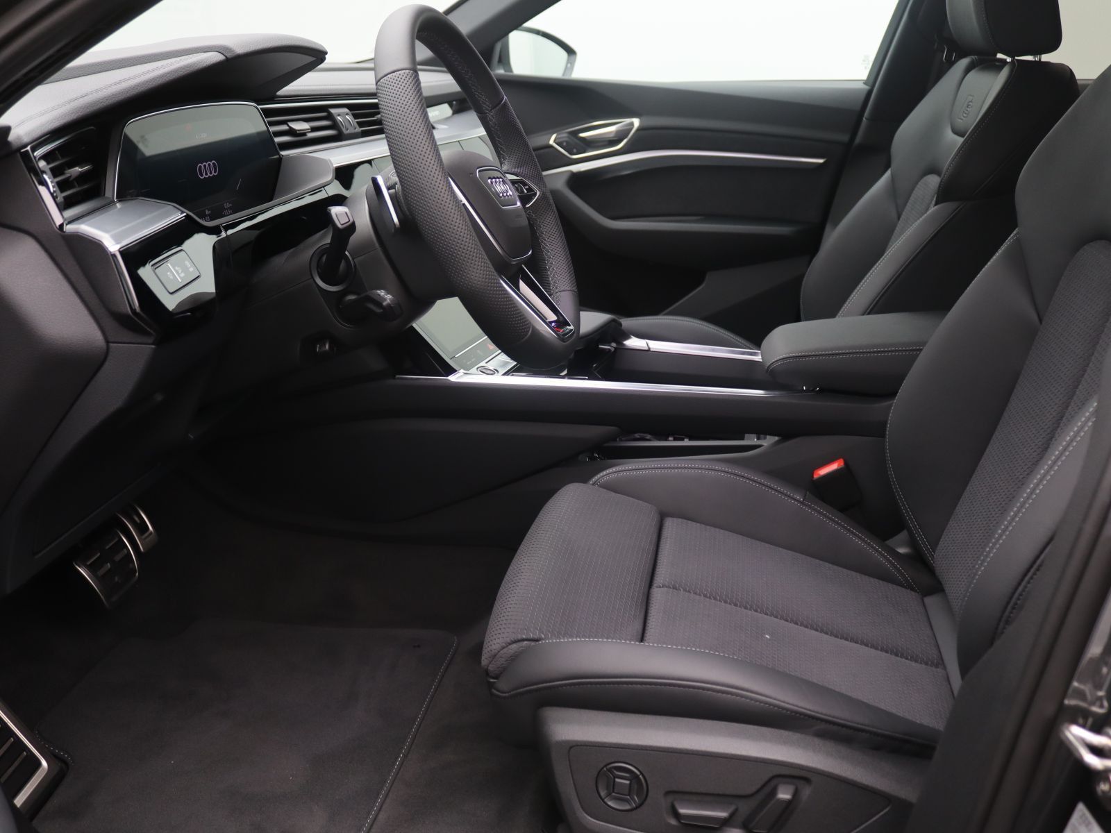 Audi Q8 e-tron - Bild 12