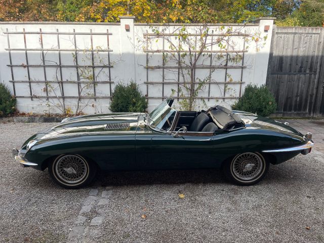 Jaguar E-Type  Roadster  4,2  Matching  Motor Revidiert