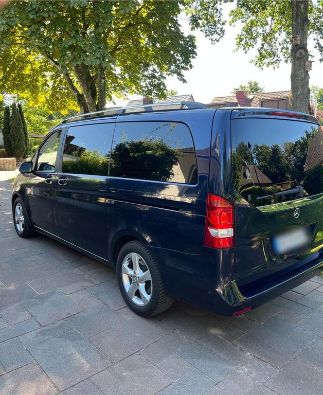 Mercedes-Benz V 220