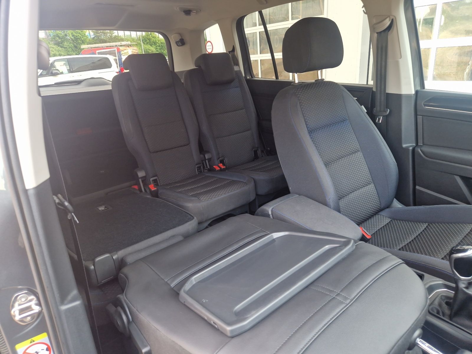 Fahrzeugabbildung Volkswagen Touran United TSI LED ACC SHZ 7-Sitzer RearView