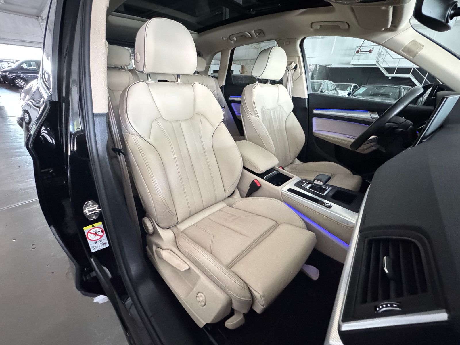 Fahrzeugabbildung Audi Q5 TDI 4X4 ADVANCED SPORT PANO MATRIX B&0 VOLL