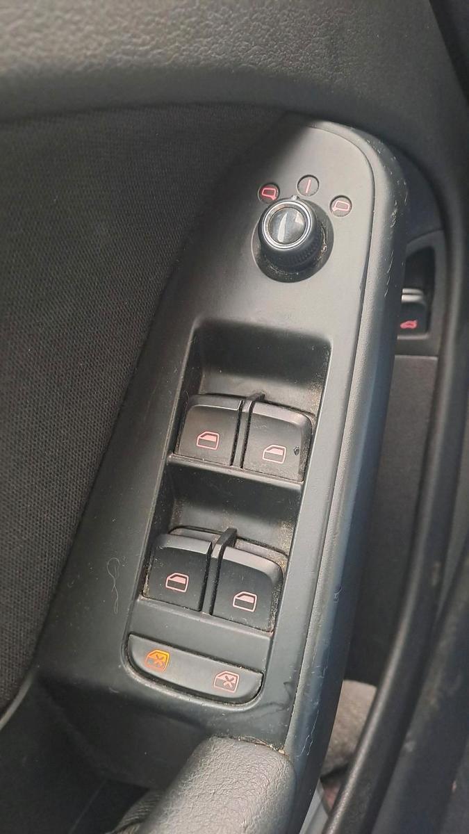 Audi A4 2010 — photo 9