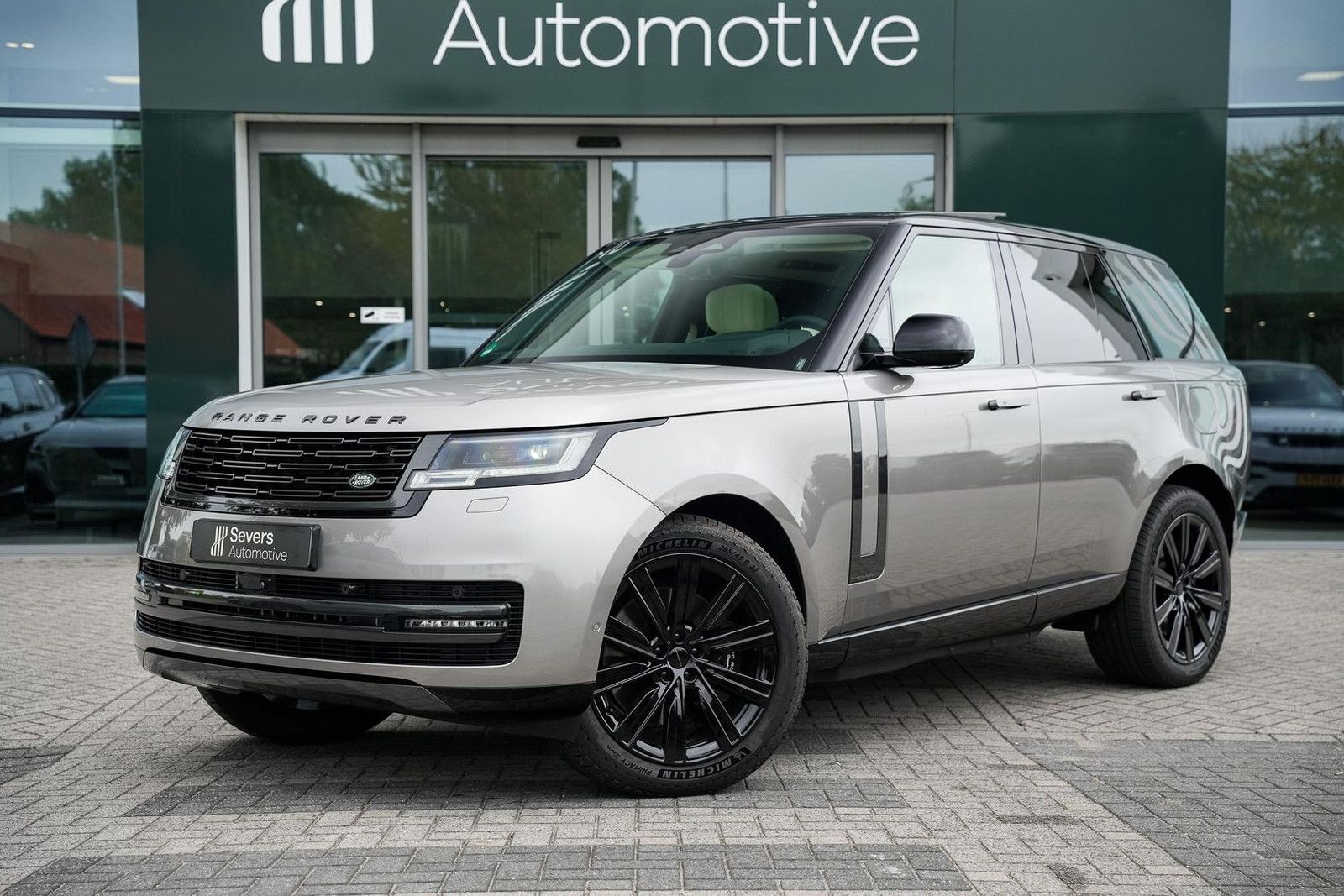 Land Rover Range Rover 3.0 P550e Autobiography l Flux Silve imagem 2