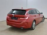 BMW 320 d Touring / PANORAMA / LEDER / HEAD-UP / 1HA - rote BMW 320