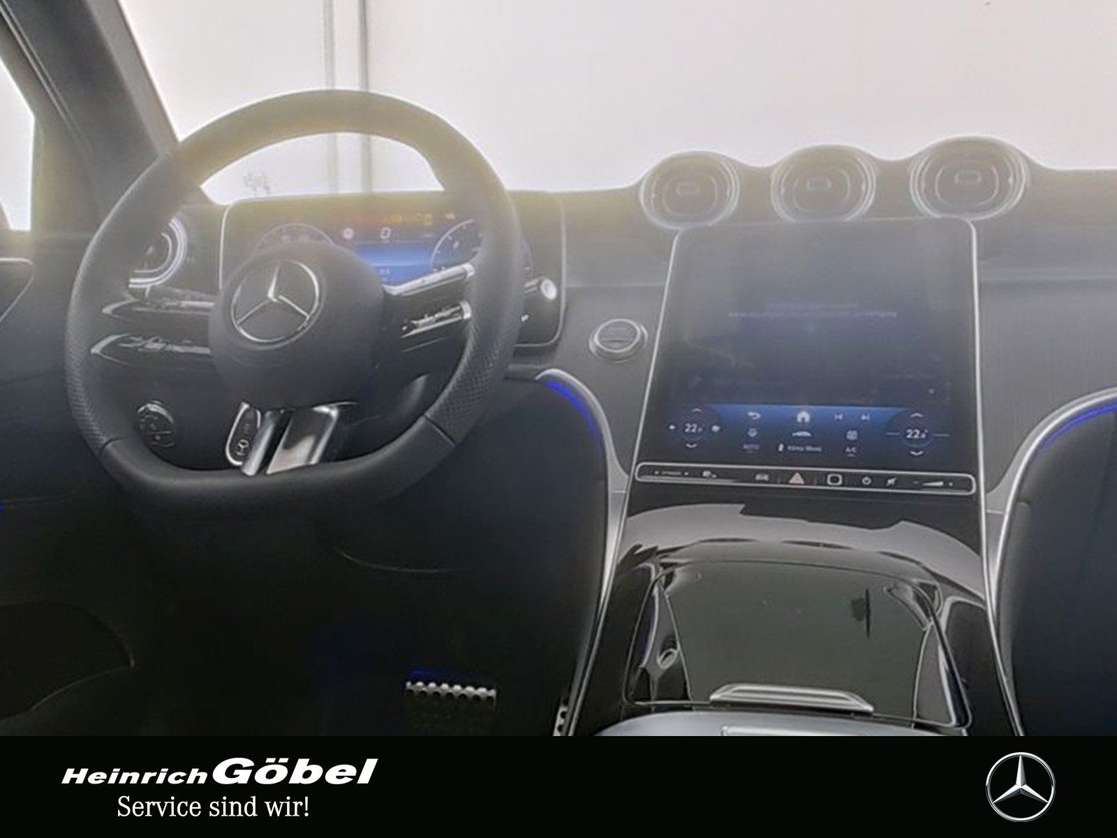 Fahrzeugabbildung Mercedes-Benz GLC 220 d 4M AMG LINE PANORAMA+NIGHT+360°CAM+AHK