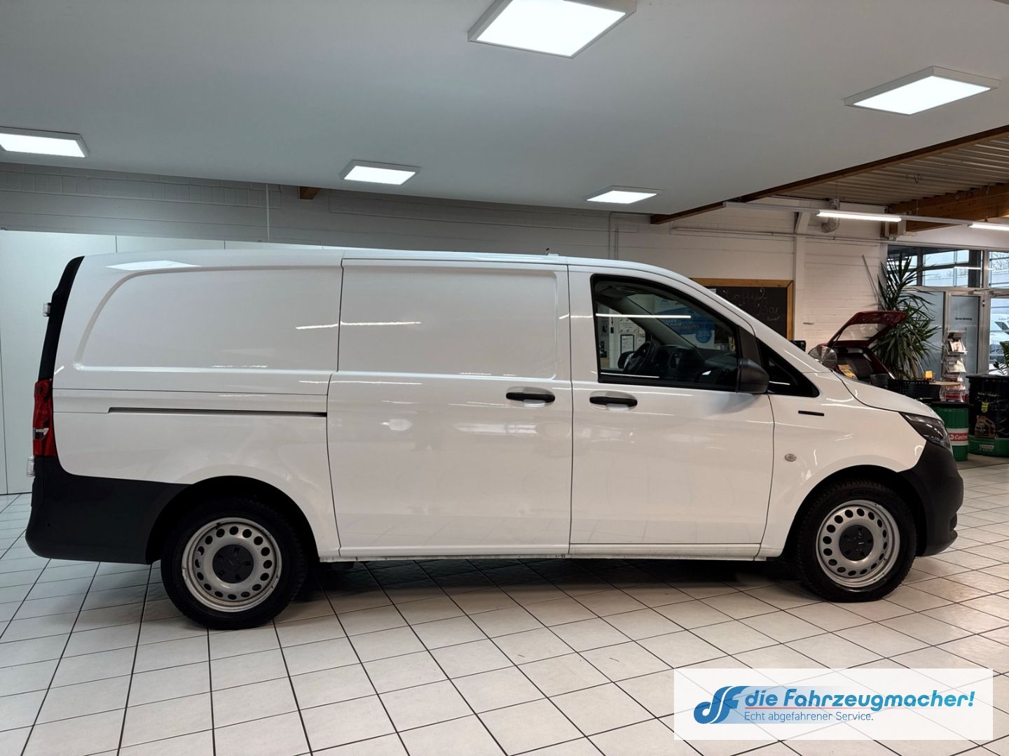 Fahrzeugabbildung Mercedes-Benz Vito Kasten e111 lang DAB SHZ Rückfahrkam. Notbr