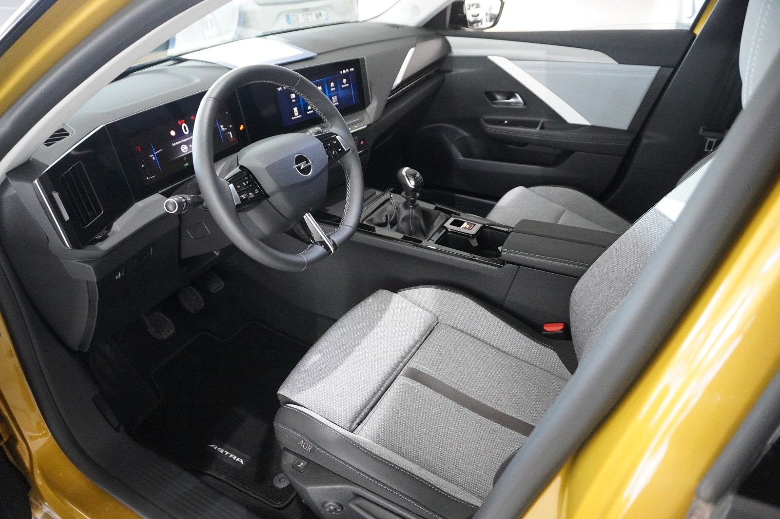 Fahrzeugabbildung Opel Astra L Lim. 1.2T ELEGANCE NAVI/LED/KAMERA/SPORT
